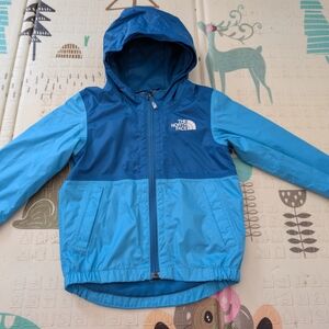 NWOT The North Face Baby Blue Hooded Unisex Windbreaker Jacket Kids 2T